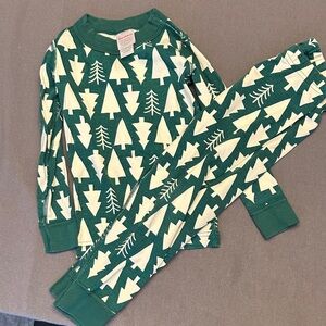 Hanna Andersson matching family pajamas green and White Tree Print
